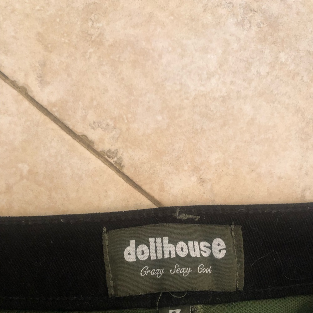 Dollhouse Women Green with Black Trim Pants.  Size 7 - Picture 3 of 3